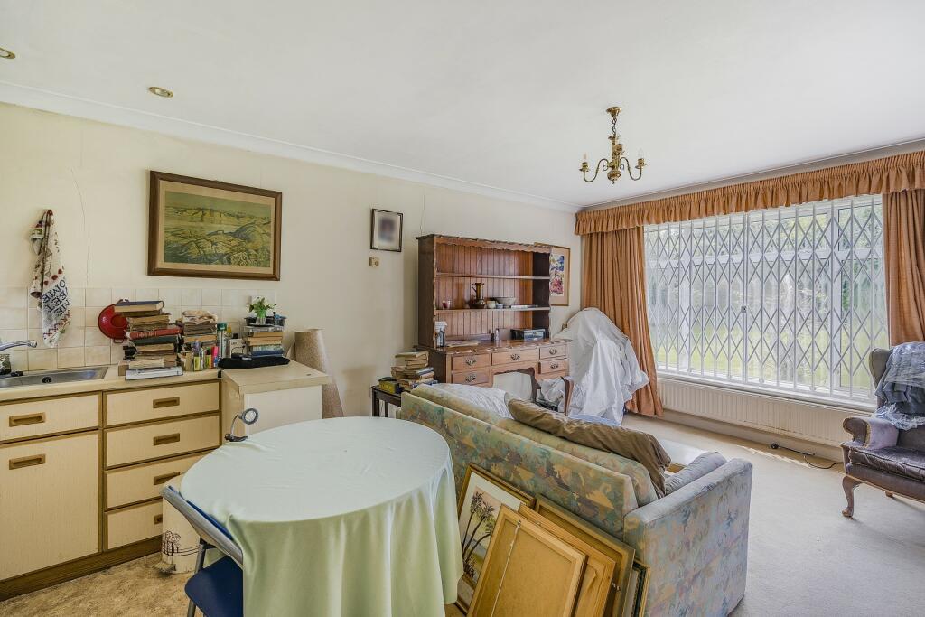Parkside Drive, Edgware